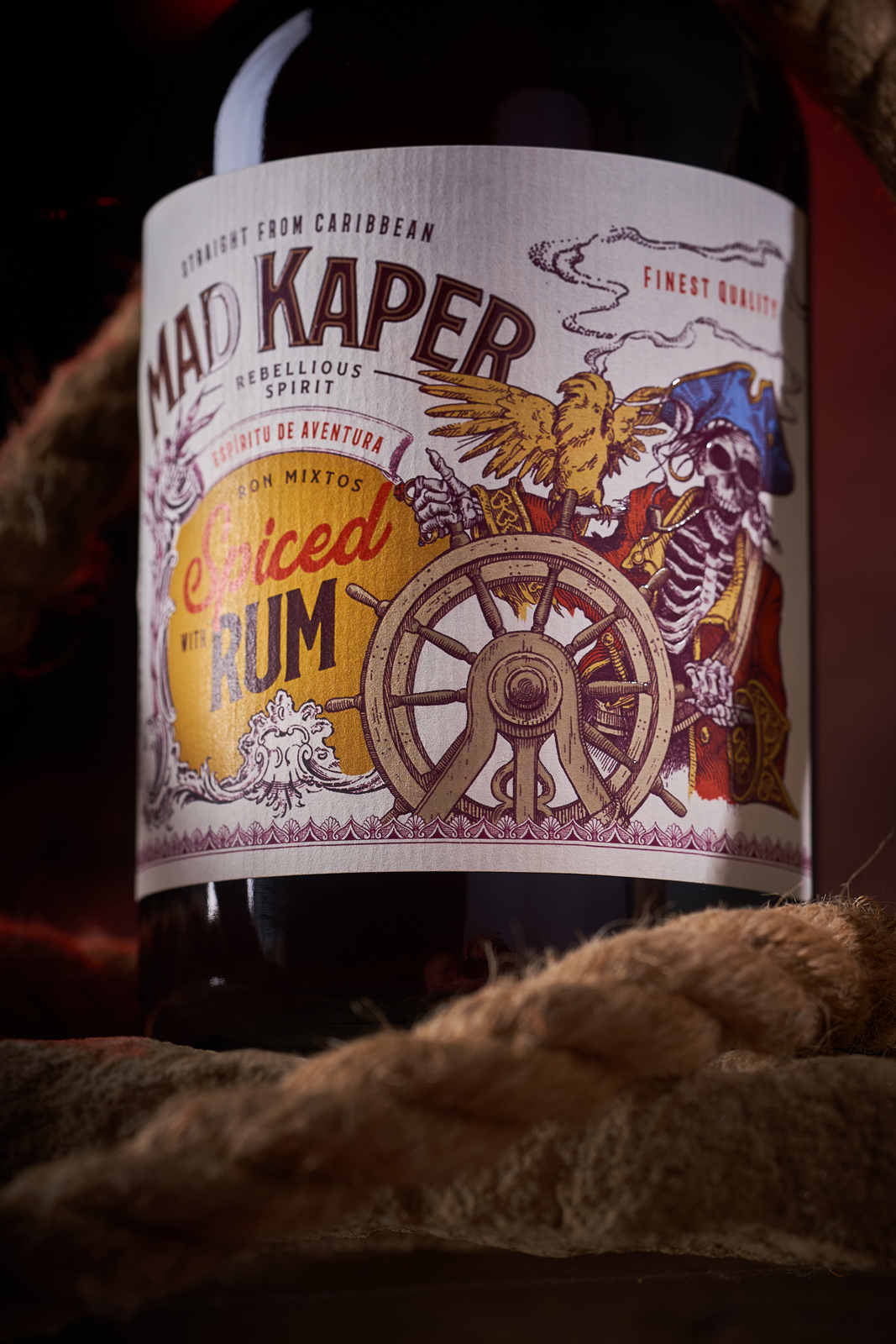 MadKaper朗姆酒的视觉风格包装设计(图3)