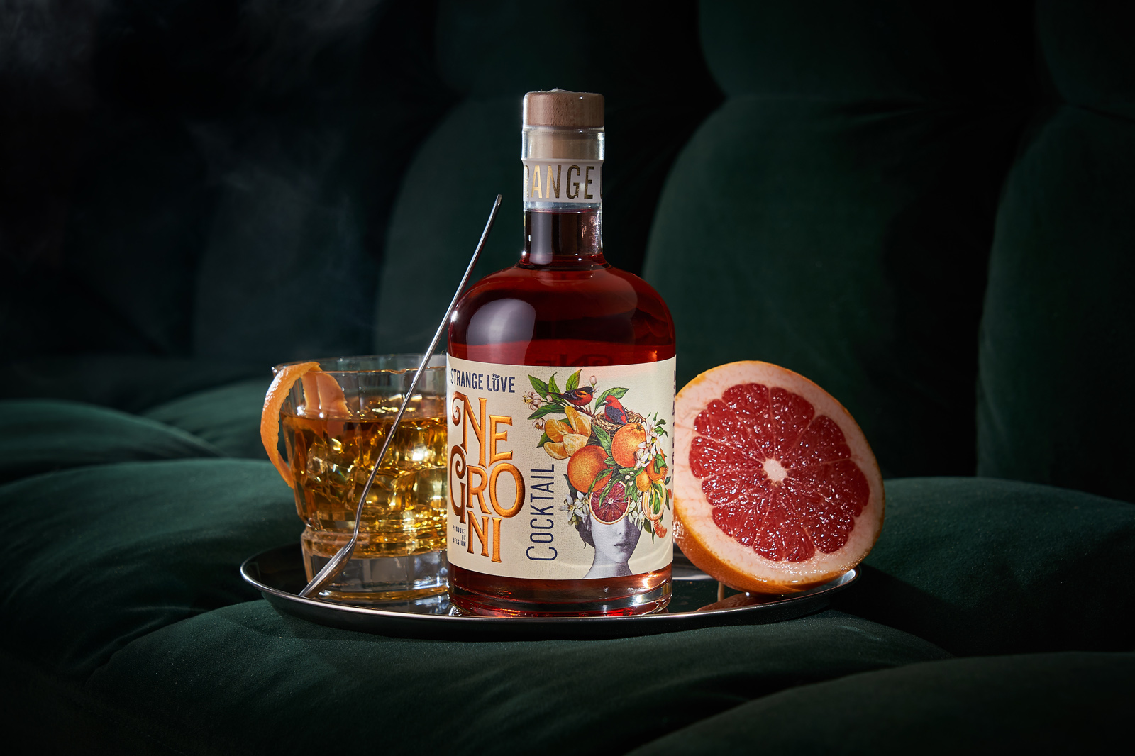 Strange Luve Negroni 鸡尾酒视觉包装设计(图4)