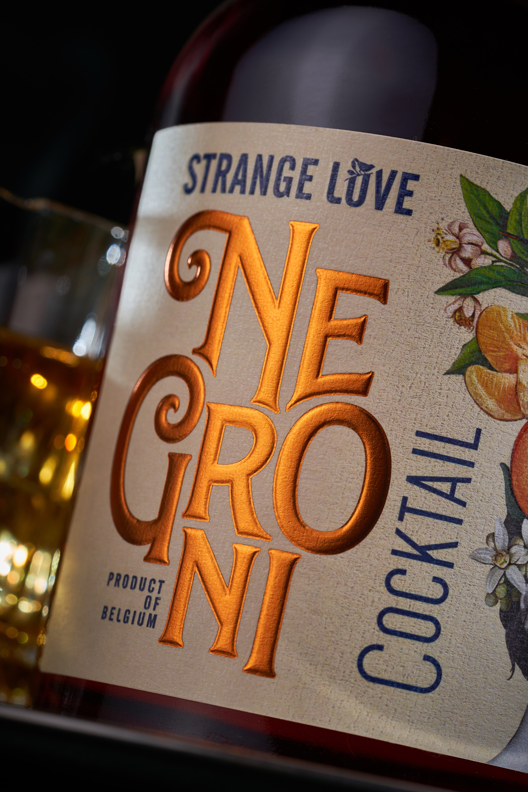 Strange Luve Negroni 鸡尾酒视觉包装设计(图3)