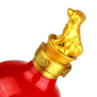 创意酒包装设计五粮液生肖纪念酒戊戌狗年浓香型白酒瓶礼盒装产品包装设计欣赏(图5) 创意酒包装设计五粮液生肖纪念酒戊戌狗年浓香型白酒瓶礼盒装产品包装设计欣赏(图5)