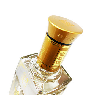 创意酒包装设计年陈酿兼香型白酒瓶整箱装产品包装设计欣赏(图7)